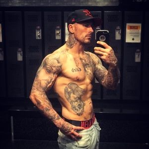 Meet your Posher, Derron